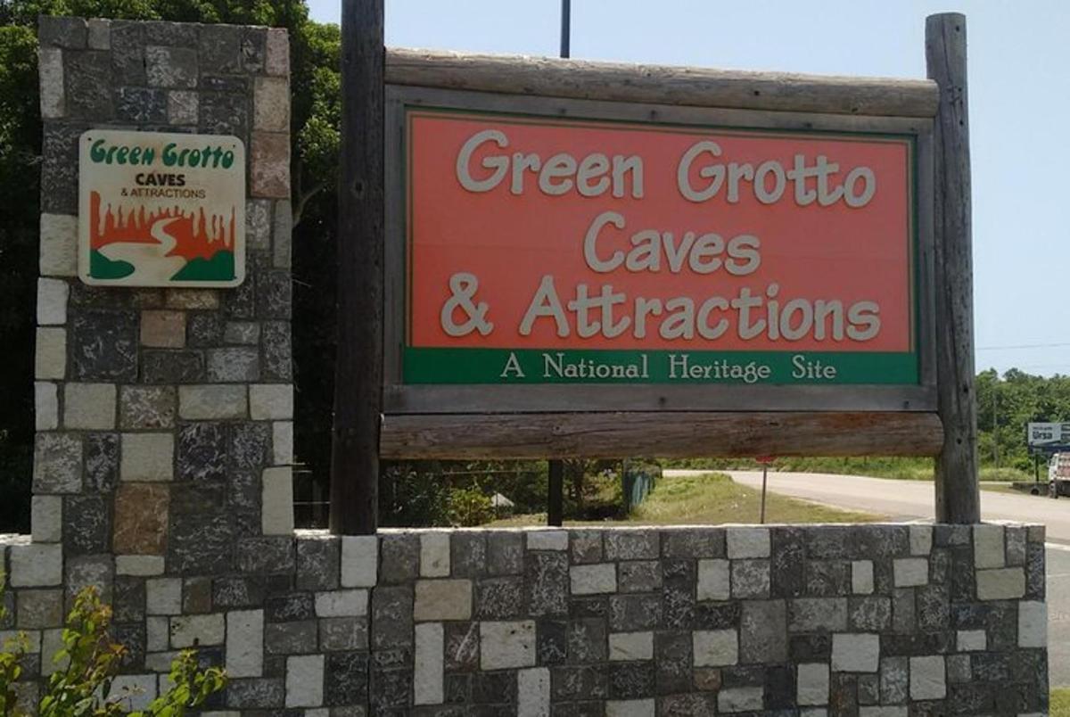 cedule pro zelené jeskyně a atrakce Croota