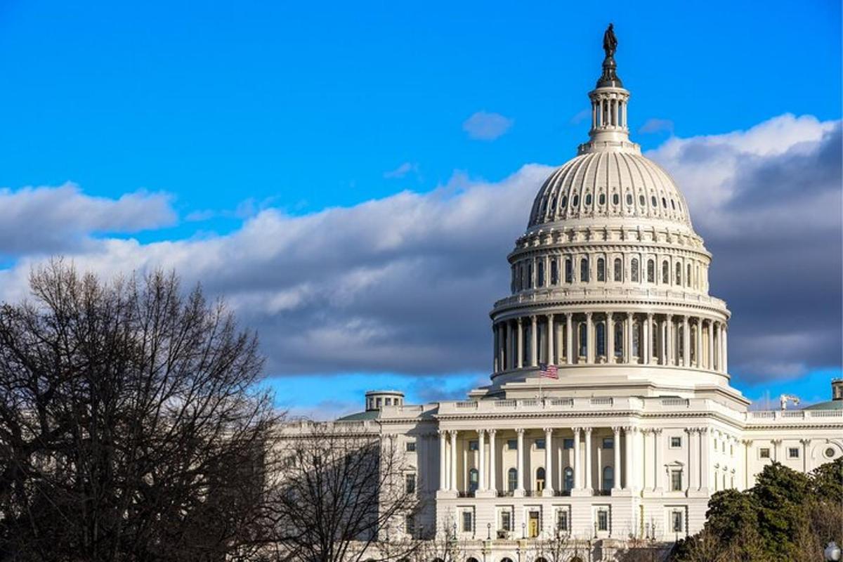 uma imagem do edifício do Capitólio dos Estados Unidos