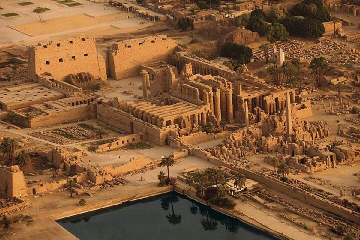 منظر جوي للمدينة القديمة في العصور القديمة