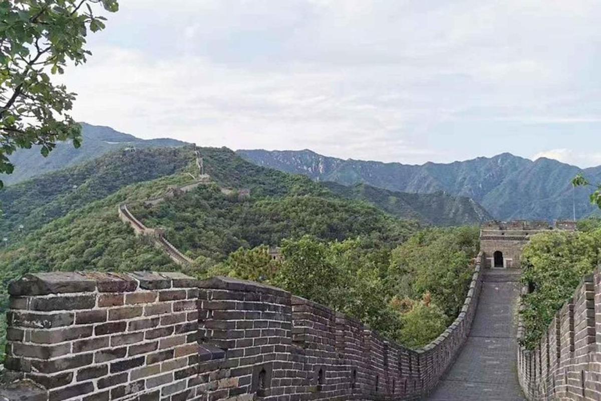 pemandangan tembok besar cina