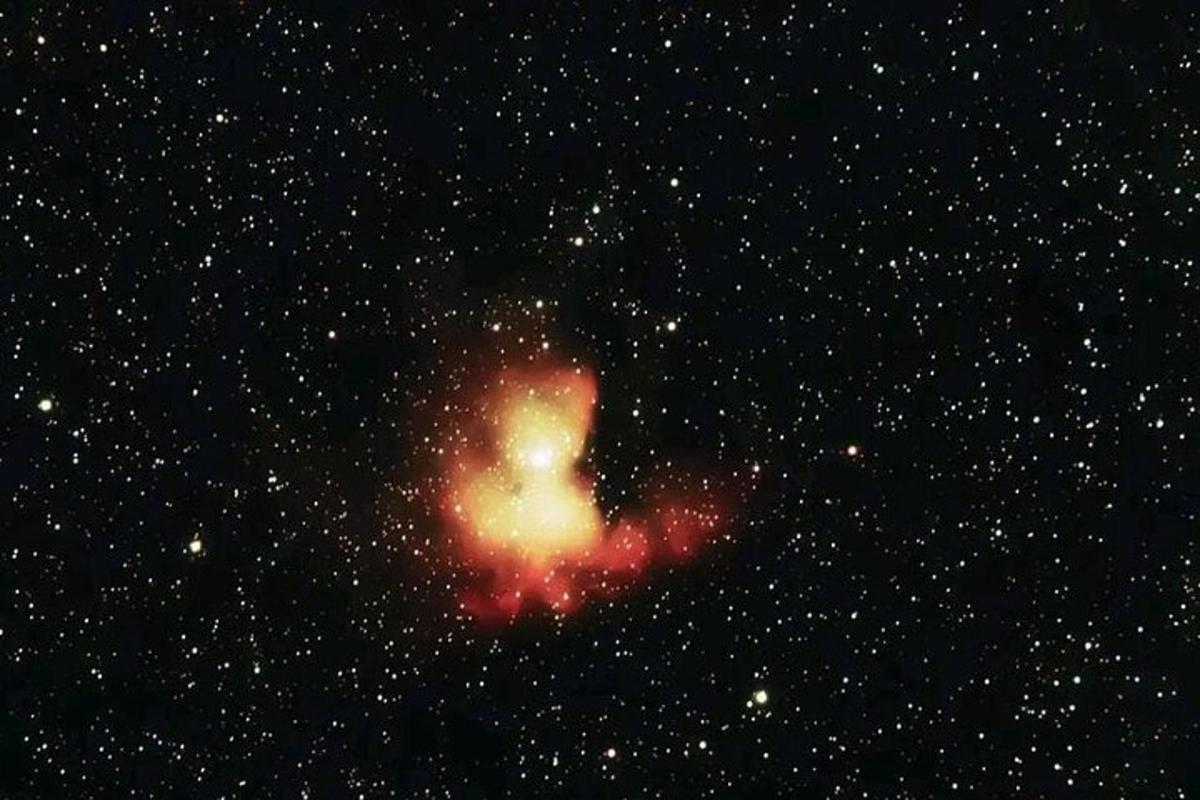 una petita quantitat d'estrelles al cel nocturn