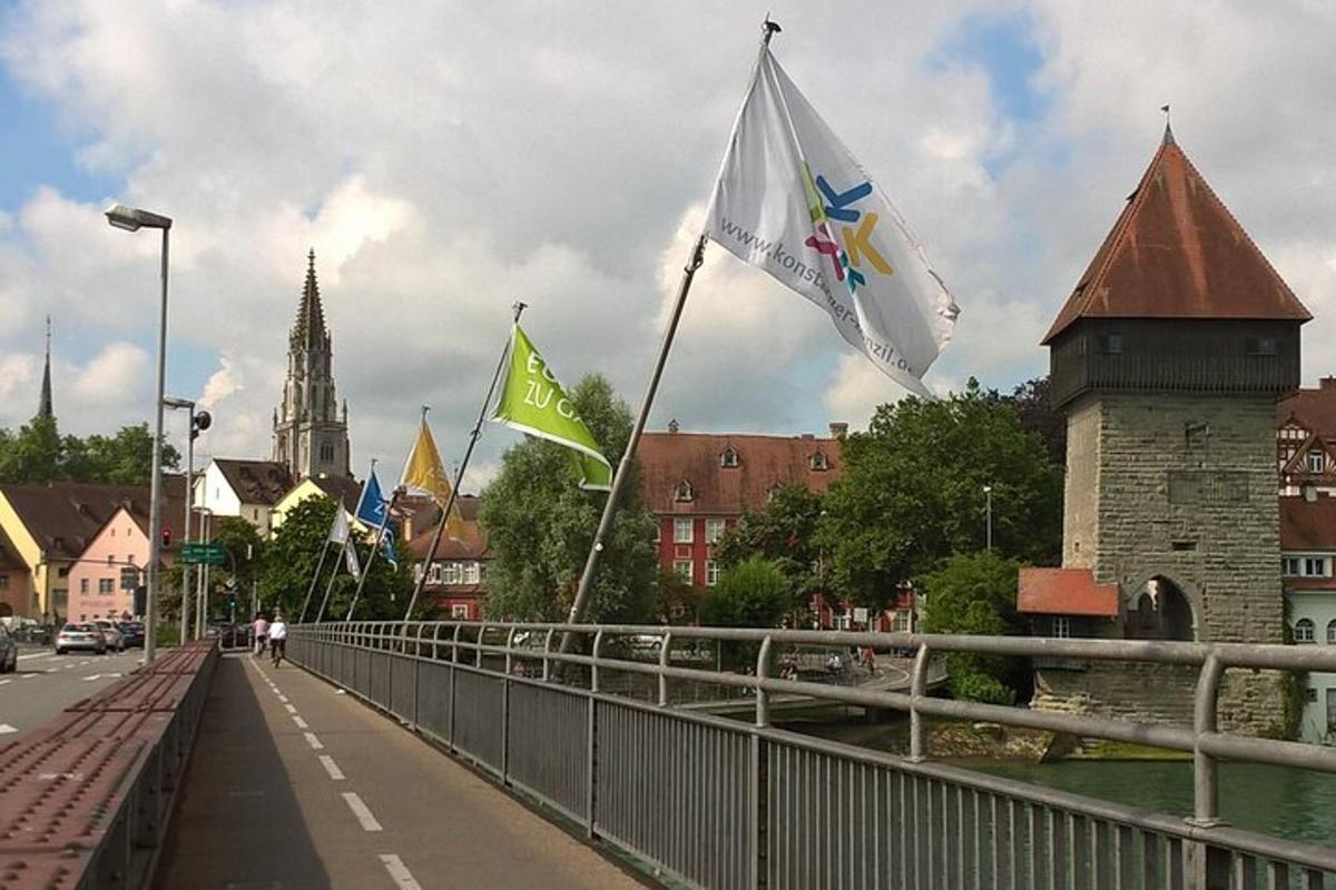 kolm lippu sillal üle jõe