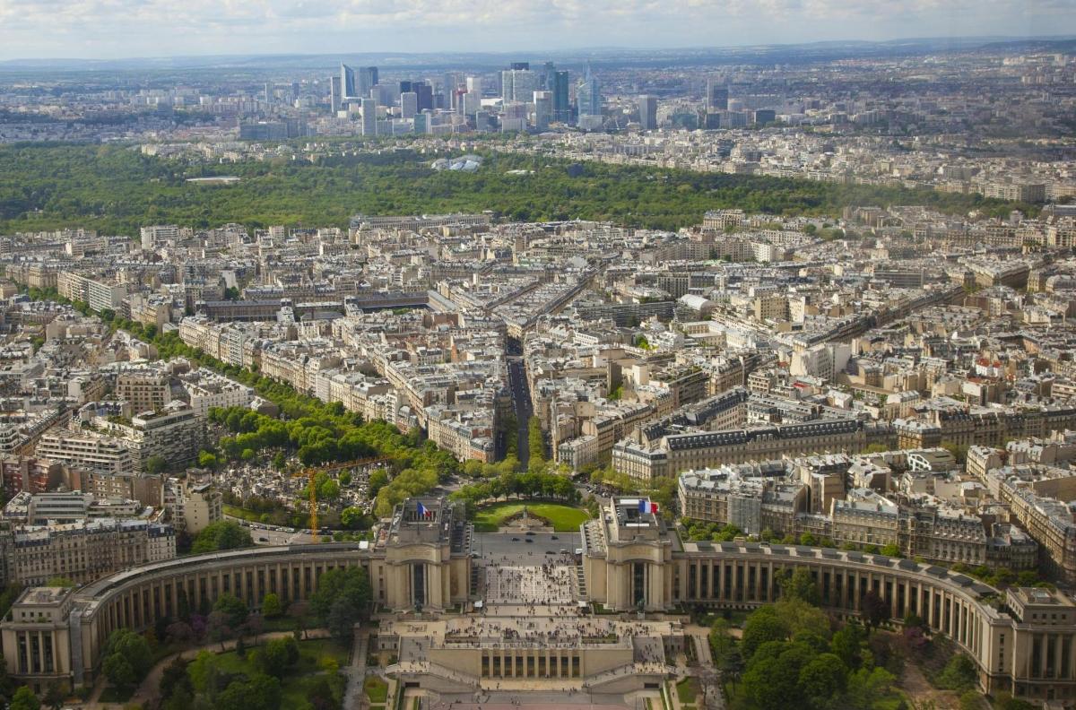 una vista aerea della città di Parigi