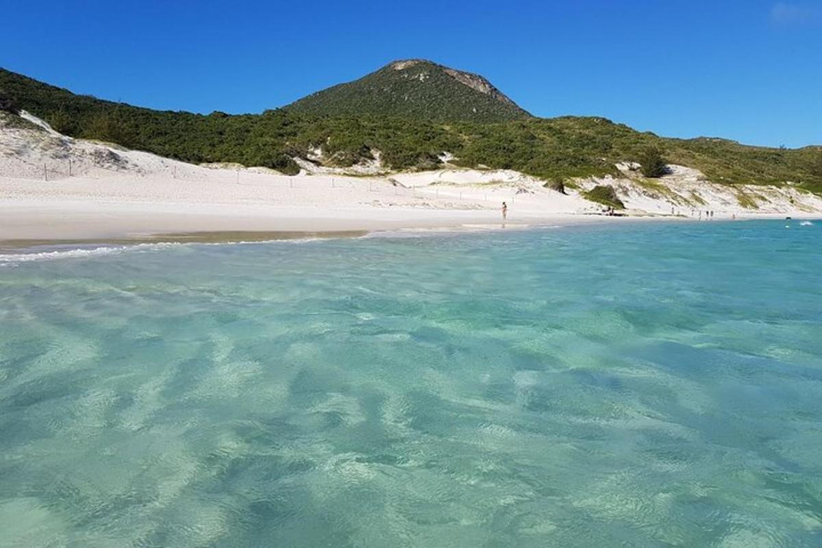 imej pantai dengan air