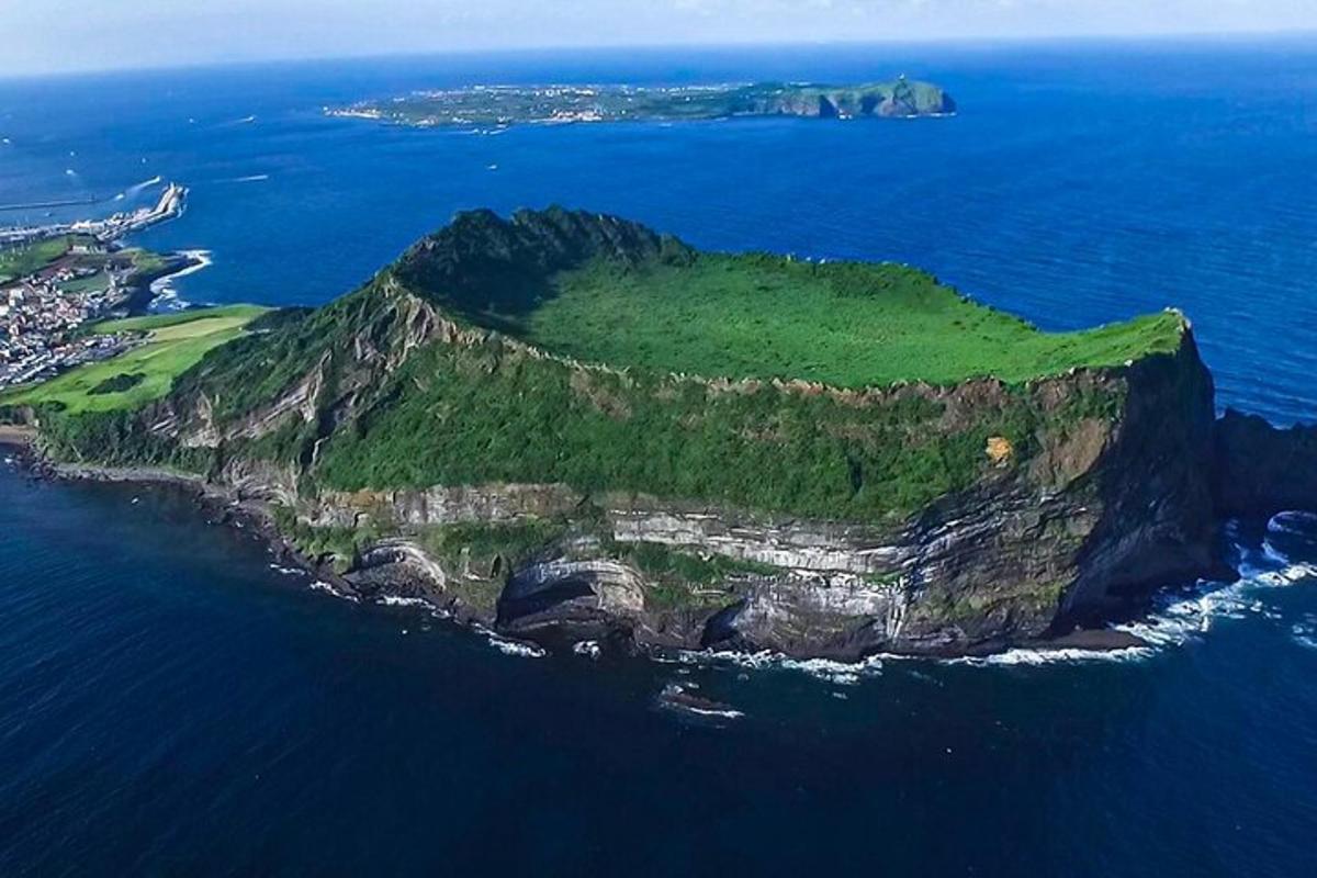 un'isola in mezzo all'oceano