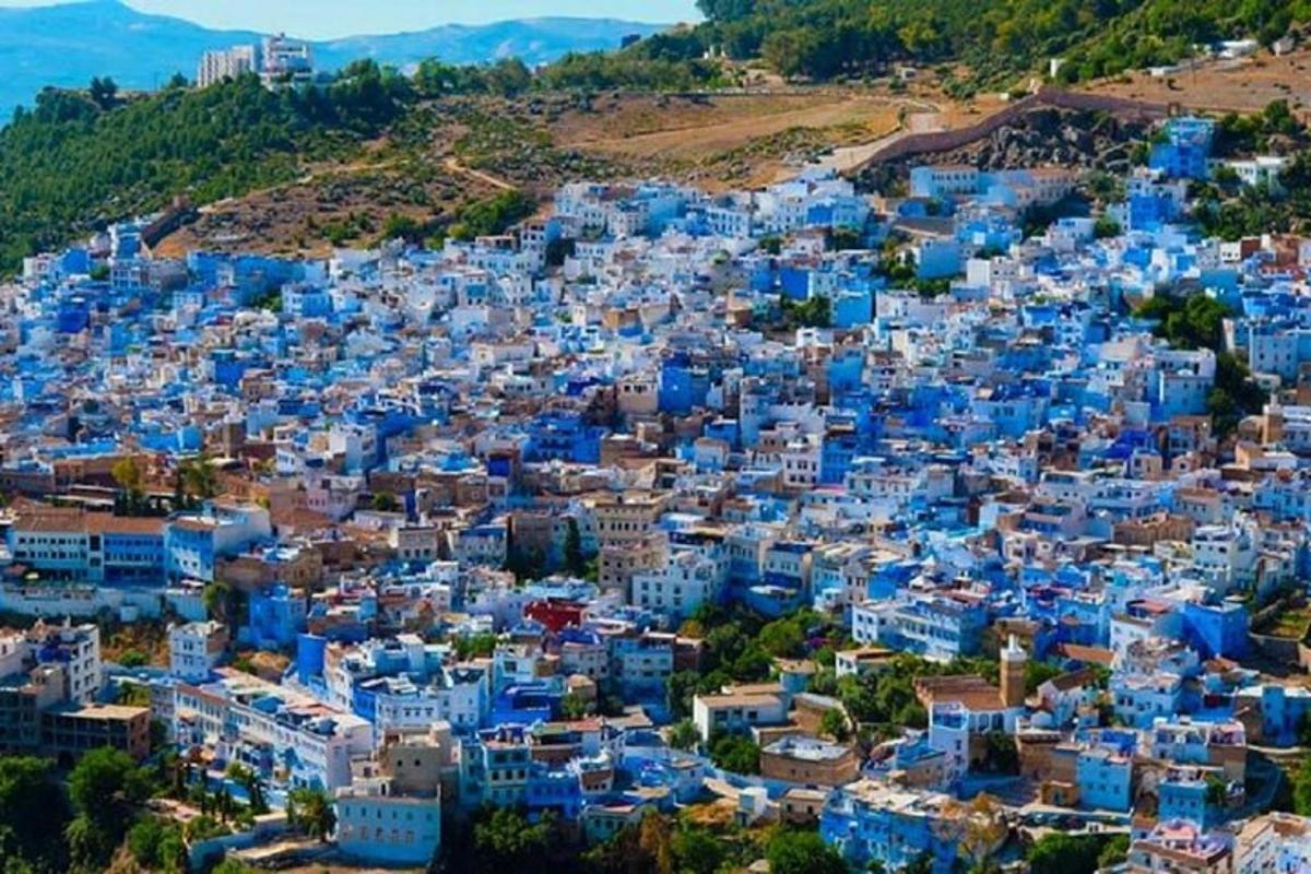 pemandangan udara bandar biru chefchaouen