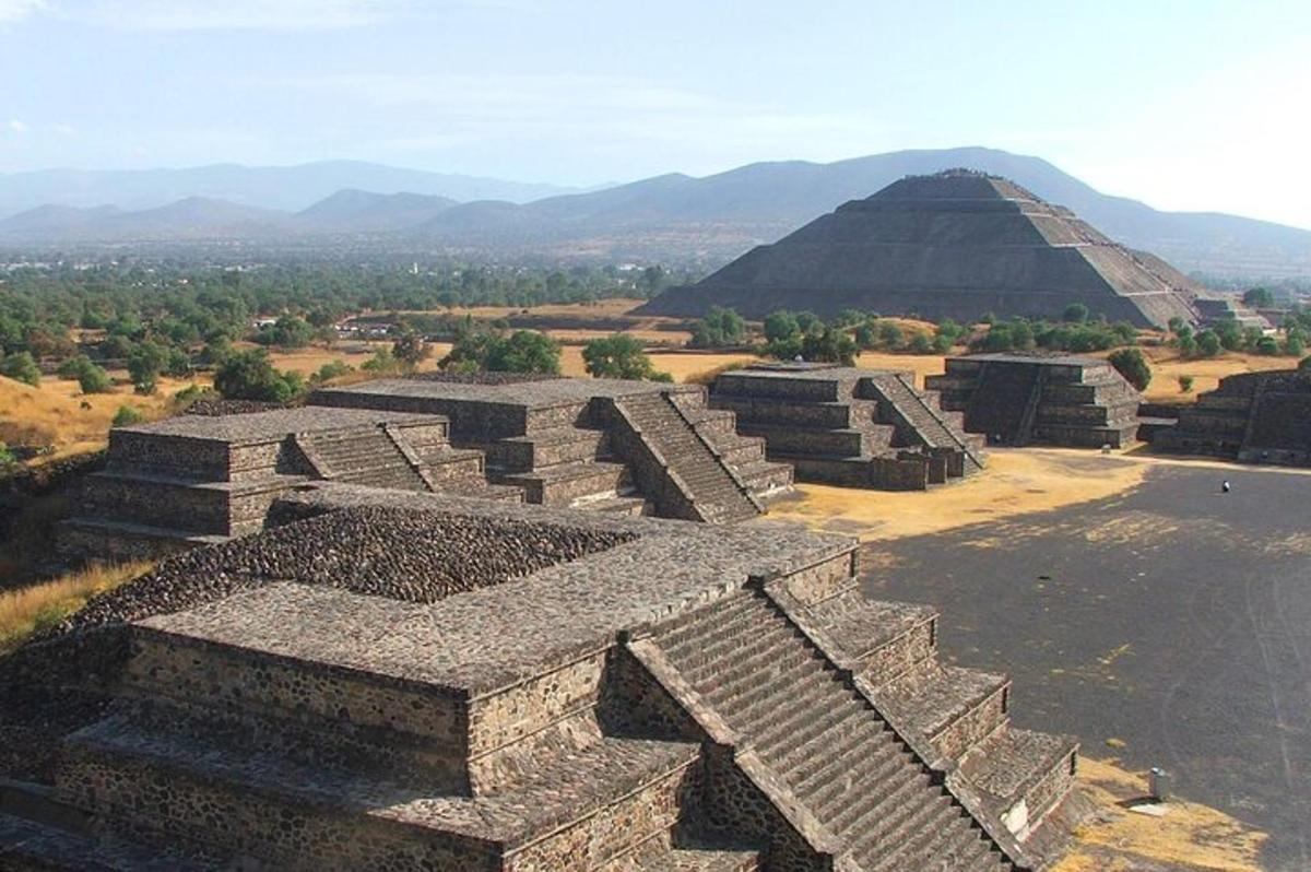 Zračni pogled na piramid Teotihuaca