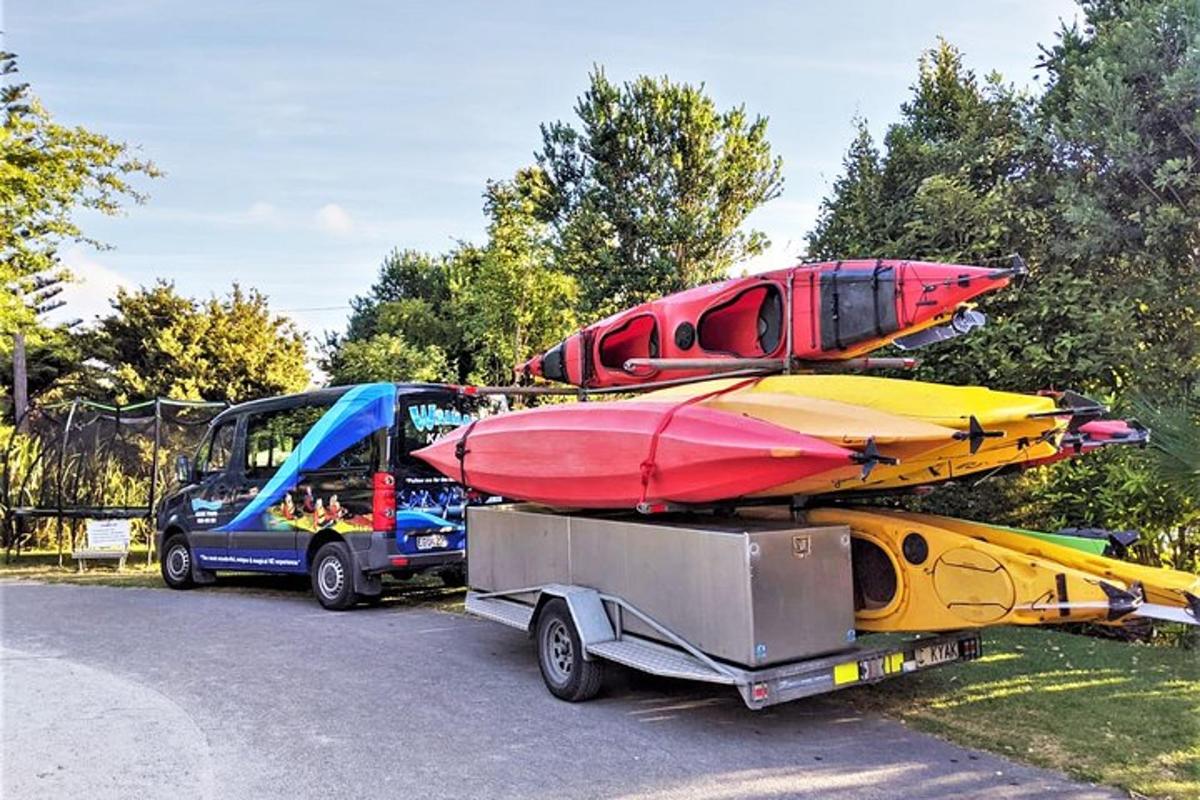 a group of boats on the back of a trailer