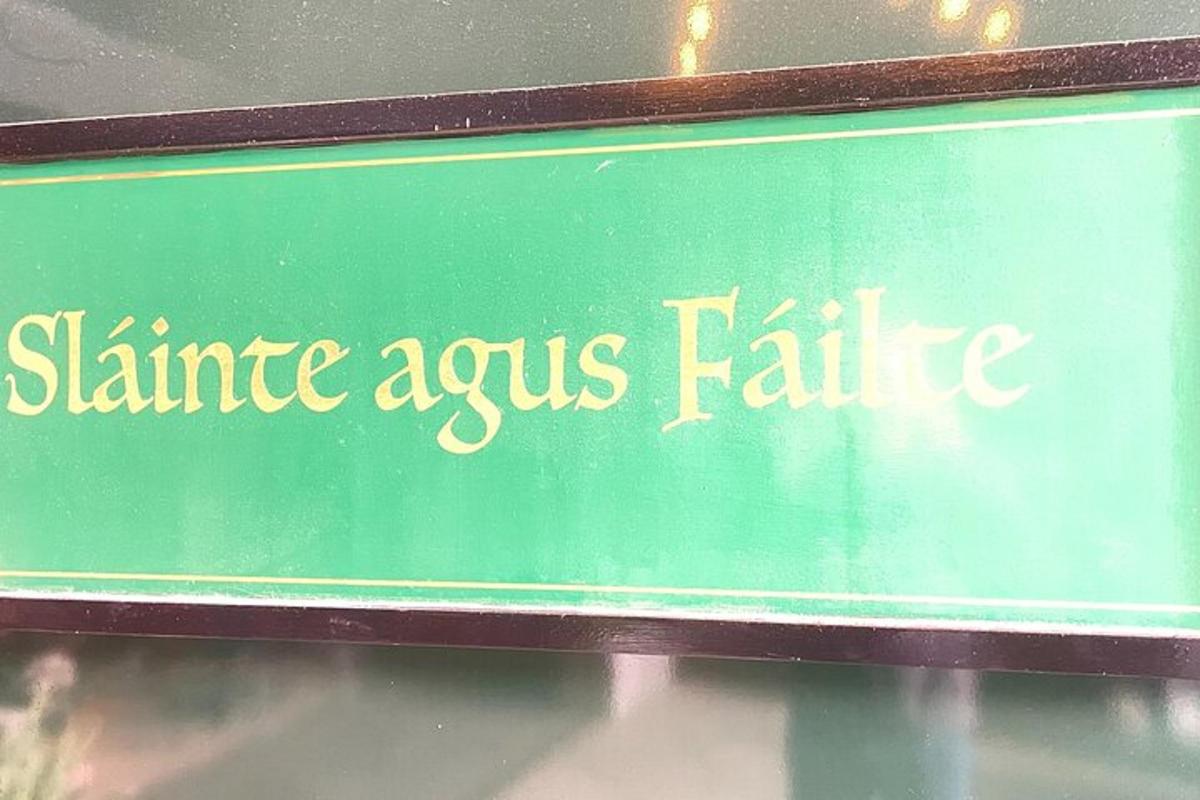 zelená cedule s nápisem salinearius false
