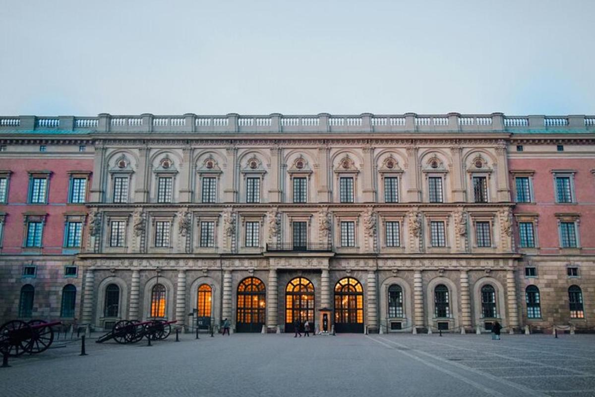 a large building with many windows and doors
