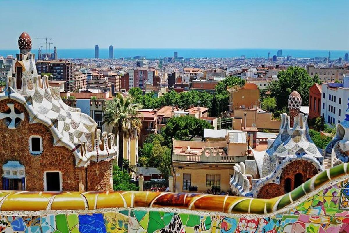 una vista d'una ciutat des de dalt d'un edifici