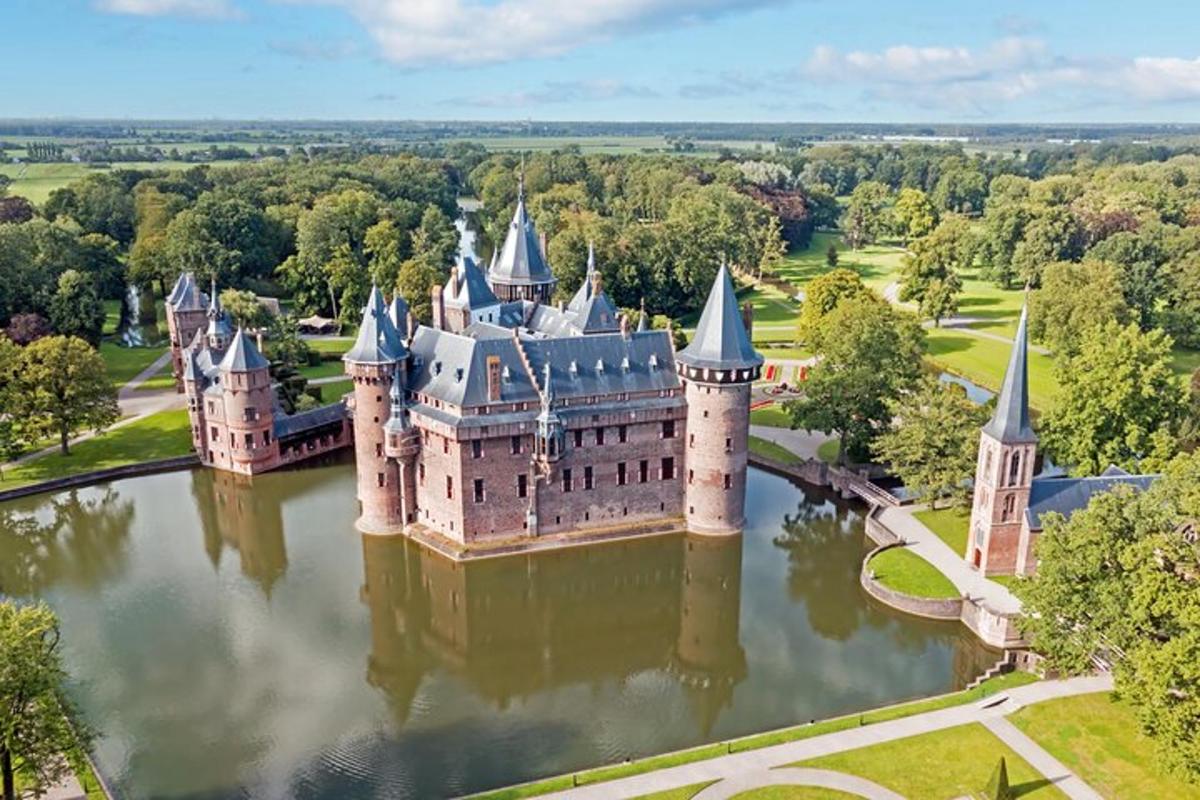 õhust vaade lossile vees
