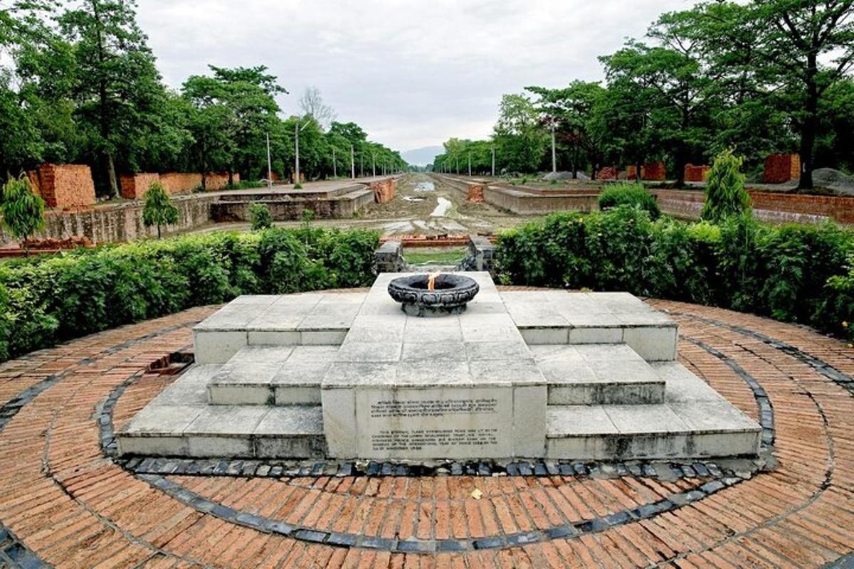 a monument in the middle of a park
