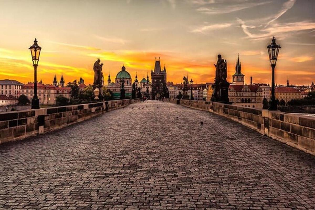 una vista de la ciutat de Londres a la posta de sol