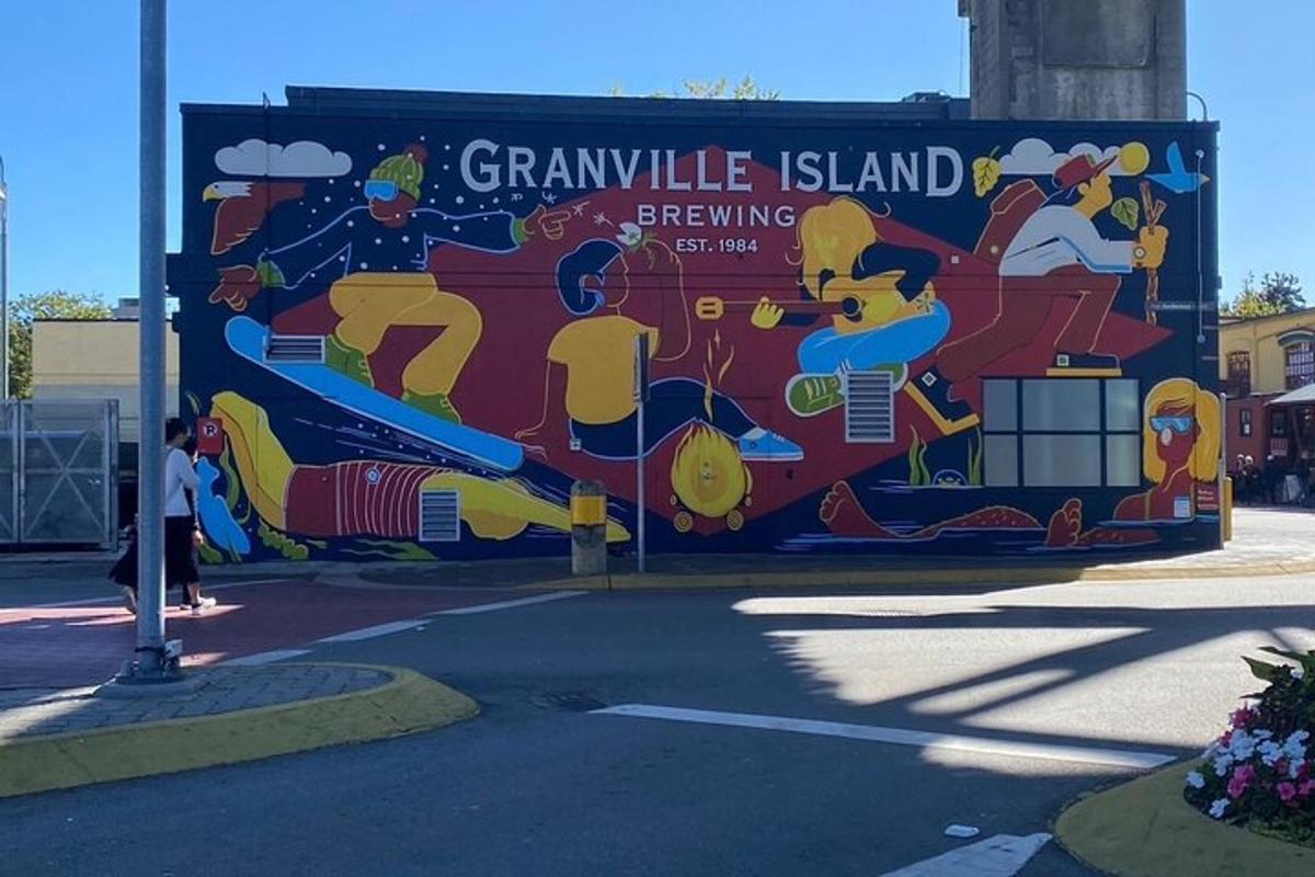 mural di sisi bangunan