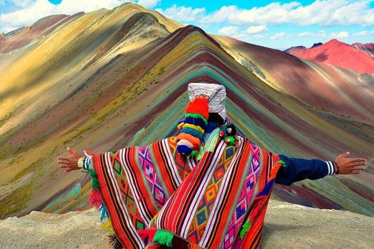 un dipinto di una persona sdraiata su una montagna