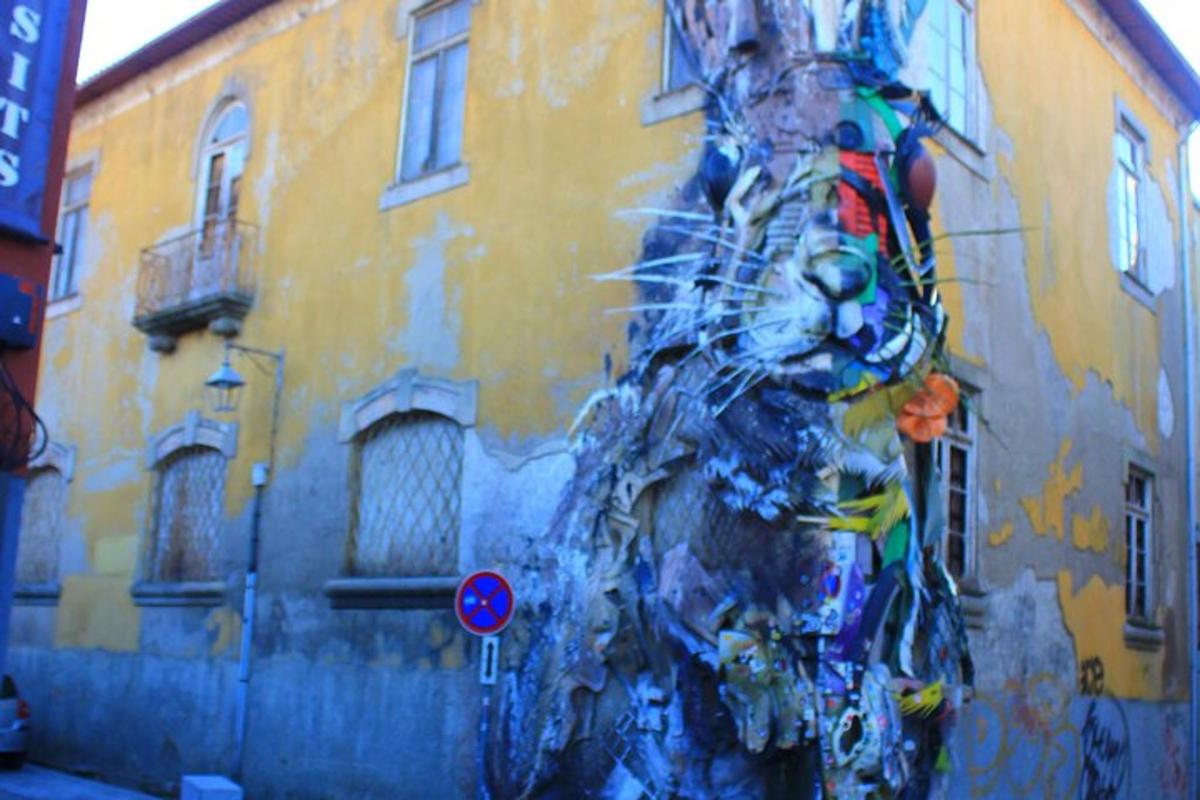 un dipinto sul lato di un edificio