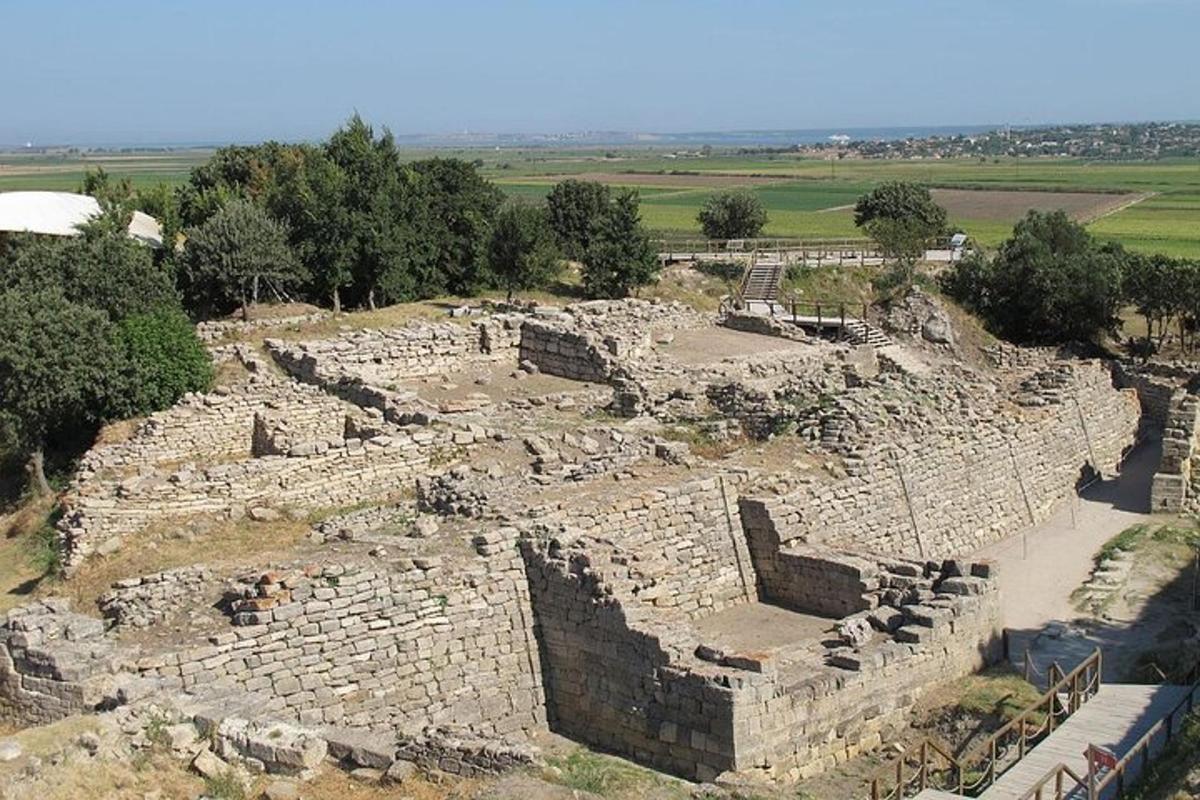 μια εναέρια άποψη αρχαίων ερειπίων