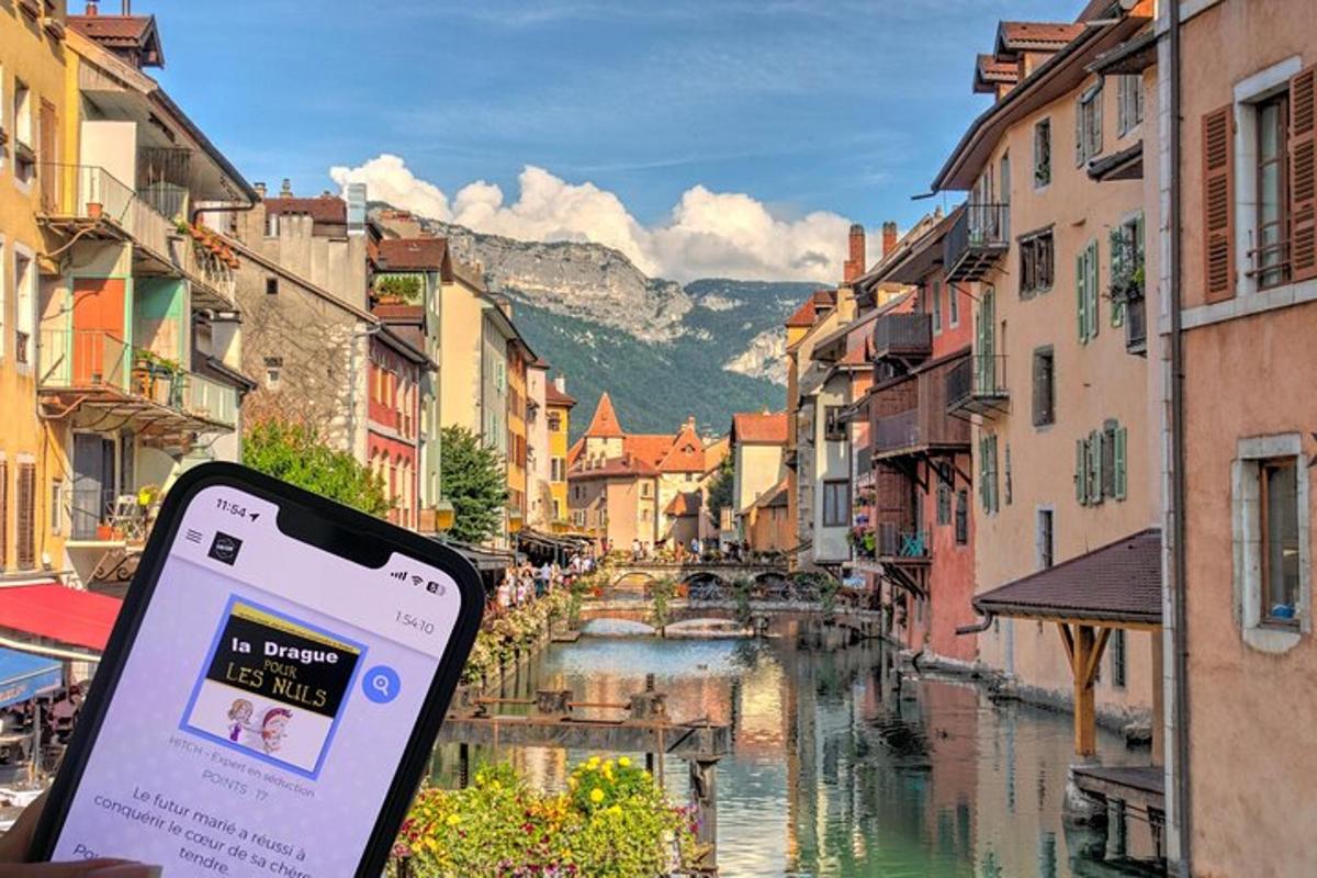 un telefono cellulare appoggiato su una sporgenza accanto a un fiume