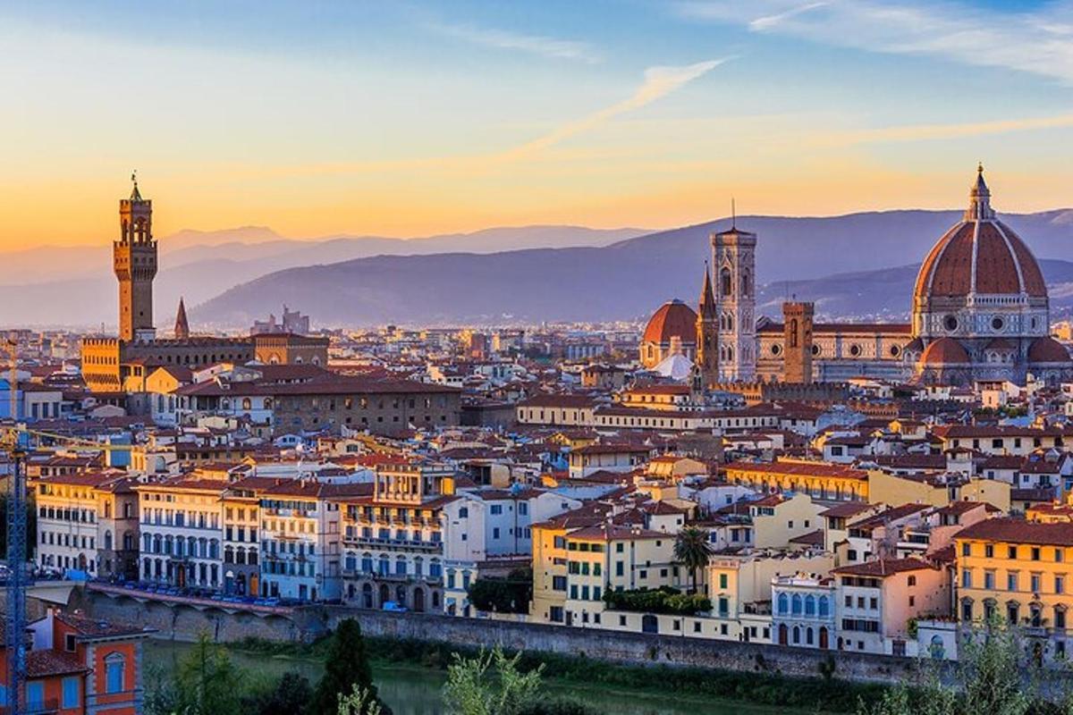 un paesaggio urbano di una città con edifici e moschee
