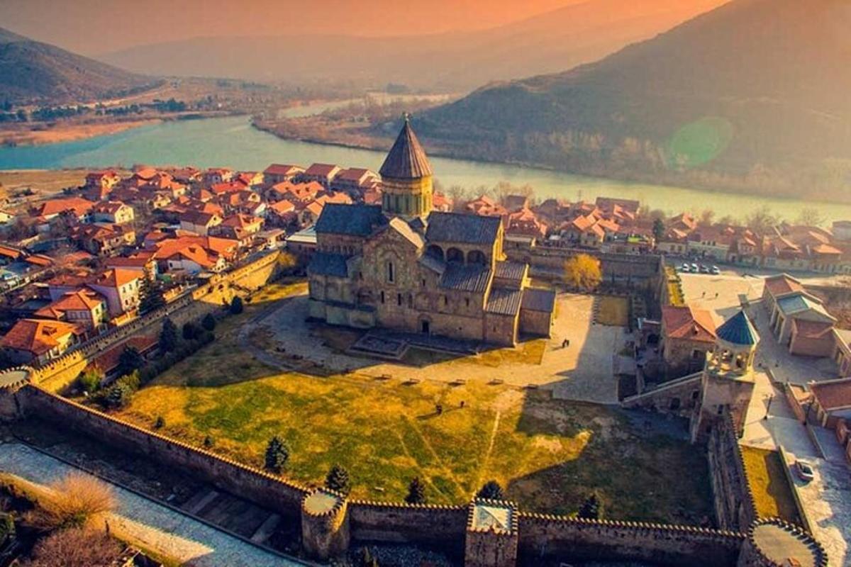 letecký pohled na hrad a město