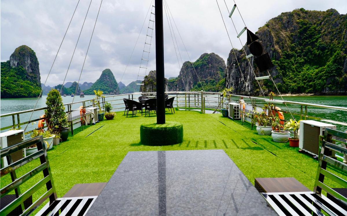 a view from the deck of a cruise ship in halong bay