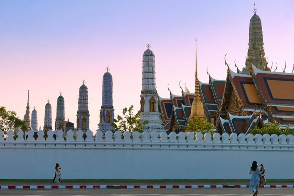 một góc nhìn về ngôi đền Phật ngọc lục bảo