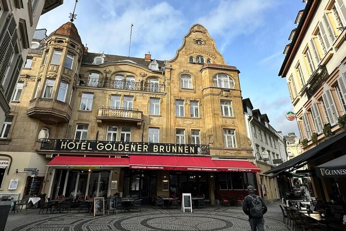 suur hoone koos hotelliga Colombier Burimer