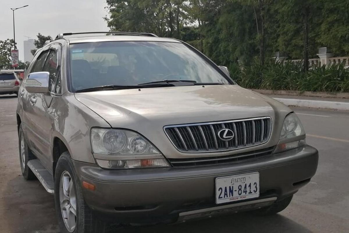 auto zaparkované na kraji silnice