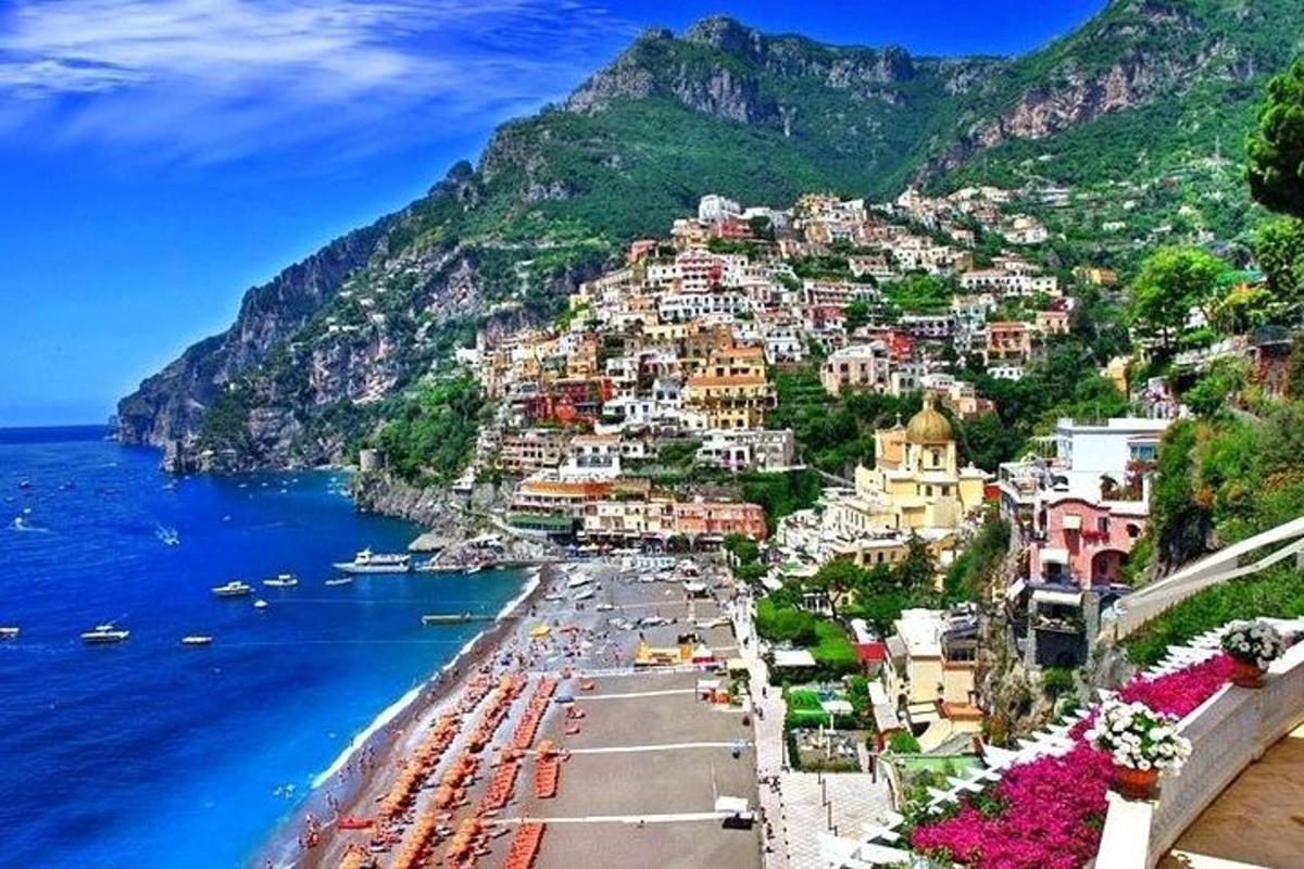 Výhled na Positano na pobřeží Amalfi