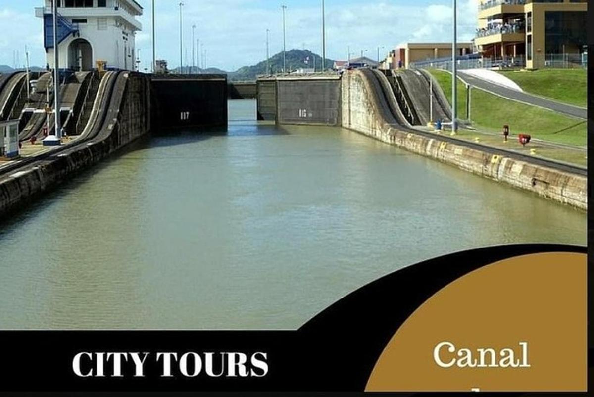 un giro della città attraverso le chiuse di un canale
