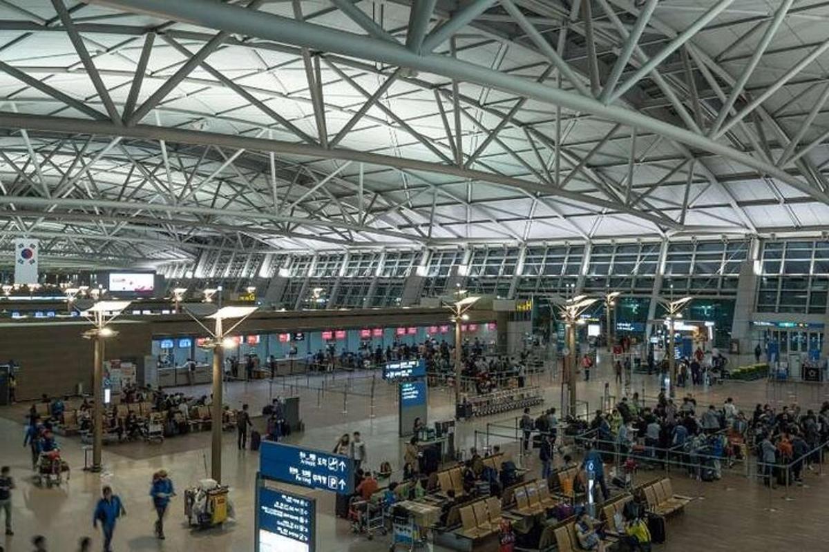 mannfjöldi í flugstöð