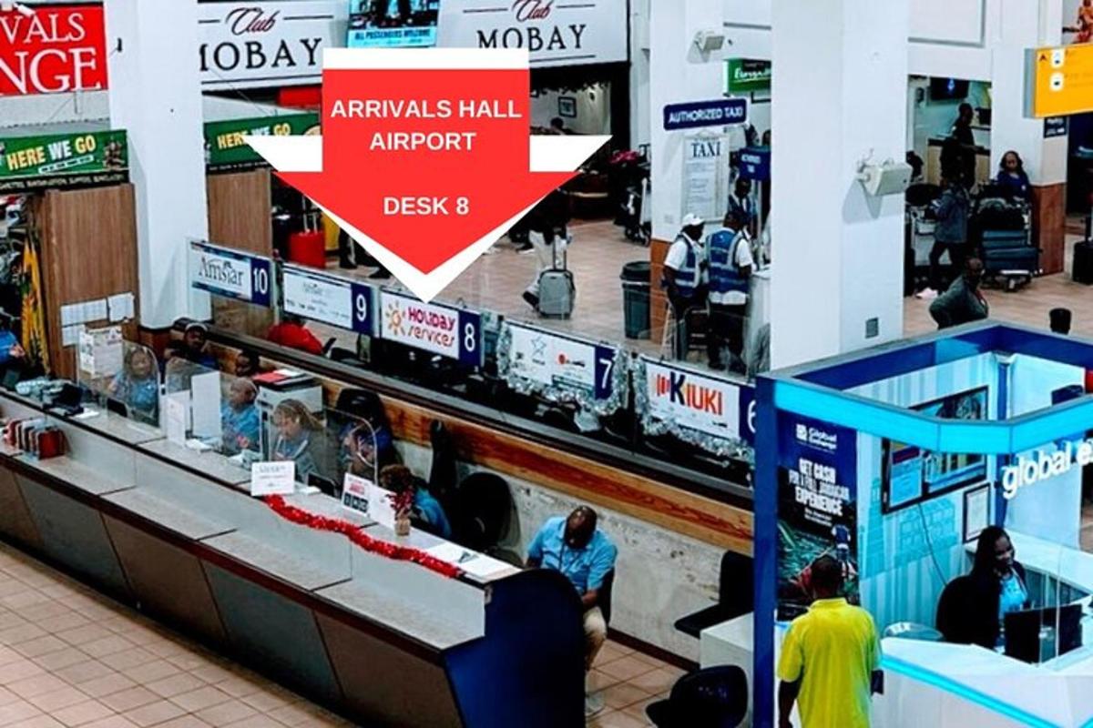 trgovina s ljudima koji sjede za pultom u trgovačkom centru