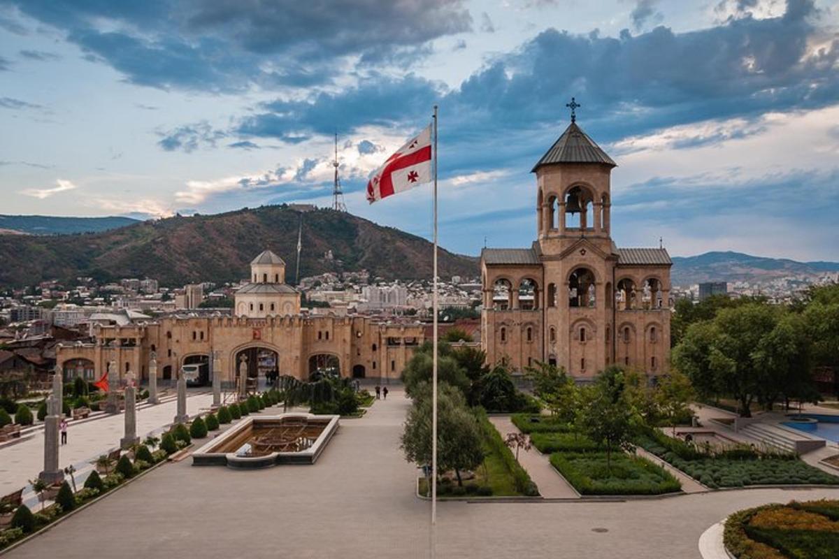 isang gusali na may watawat ng canadian sa harap nito
