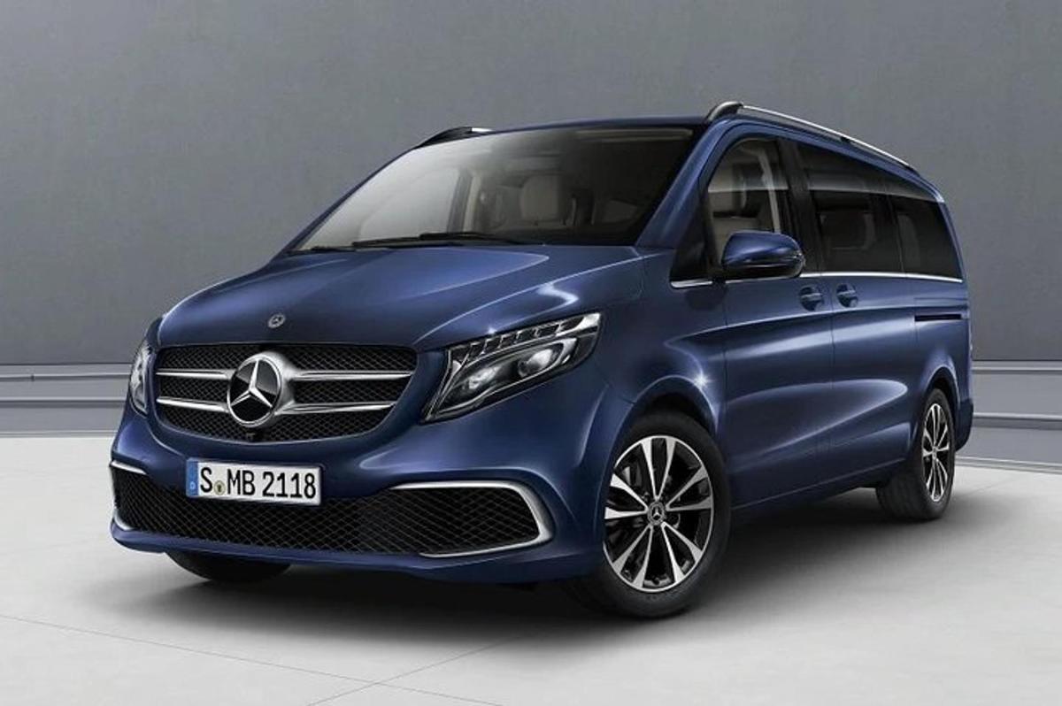 Un coche azul está aparcado en una habitación.