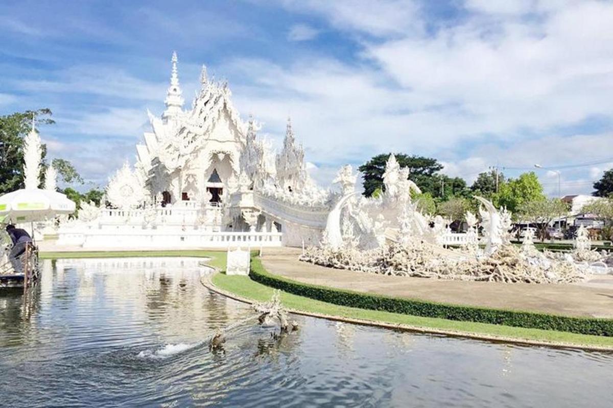 valge tempel tiigi ja sillaga