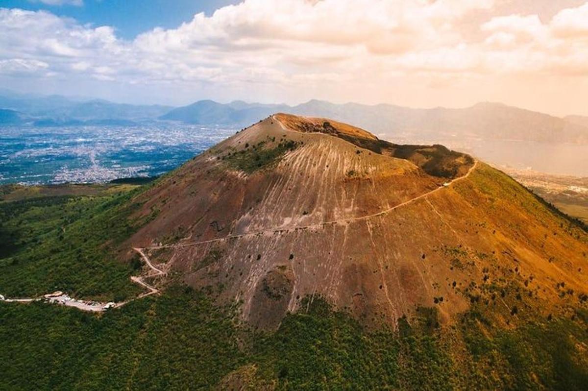 一座可以俯瞰城市的山