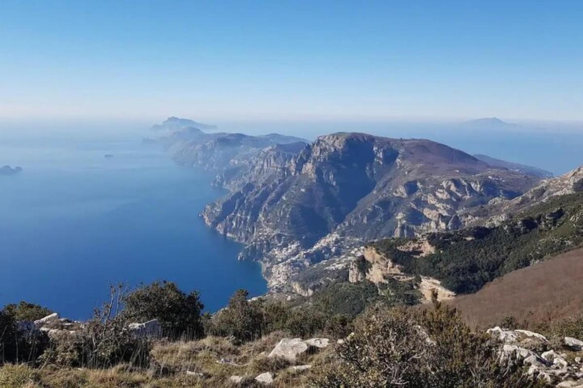 pohľad na amalfské pobrežie z hory