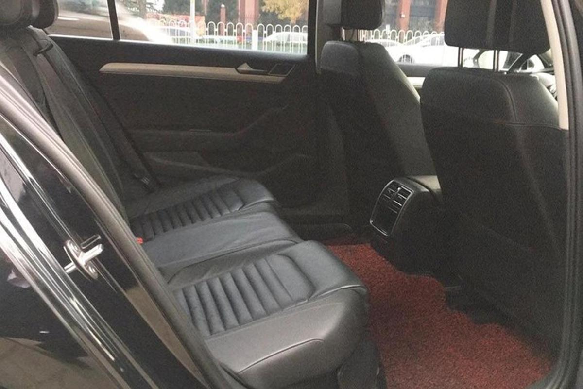 a back seat of a car with the back seatsktop