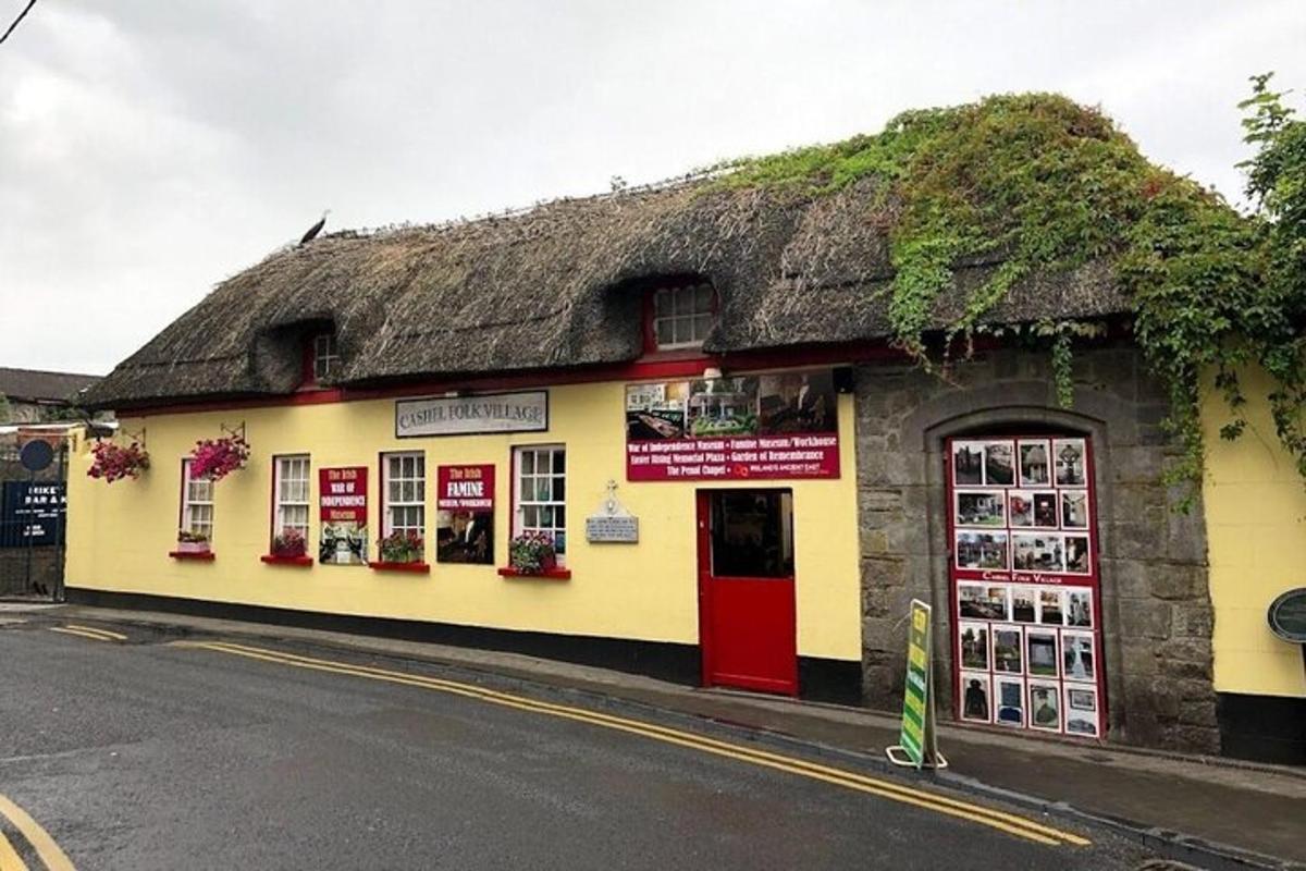 Cashlaunbeg (in ruins) — Cappauniac (clonbullogue Par.)