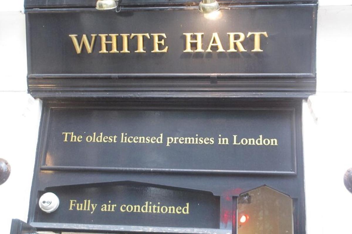 Silt valgele HarArti installatsioonile Londonis