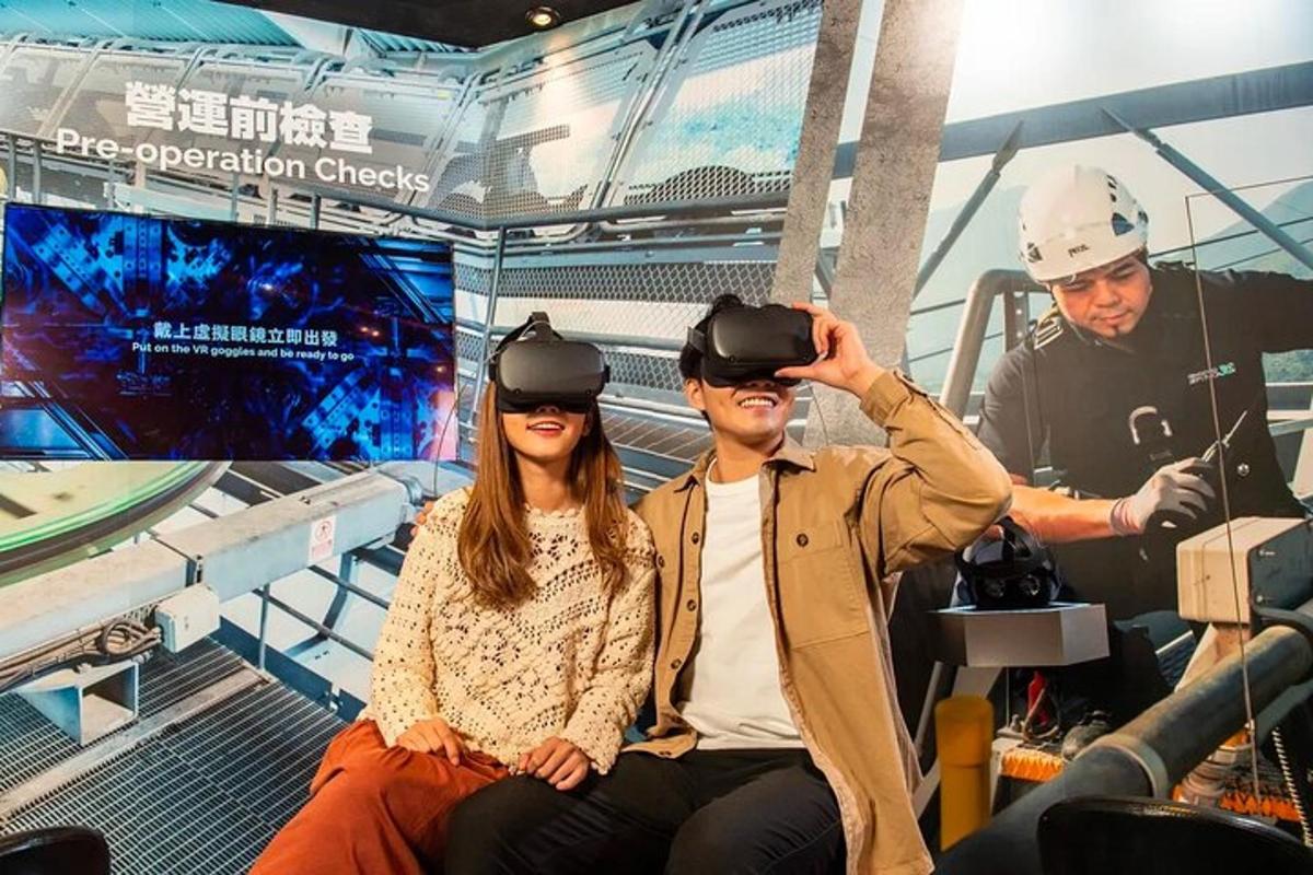 moški in ženska z naglavnimi očali za virtualno resničnost
