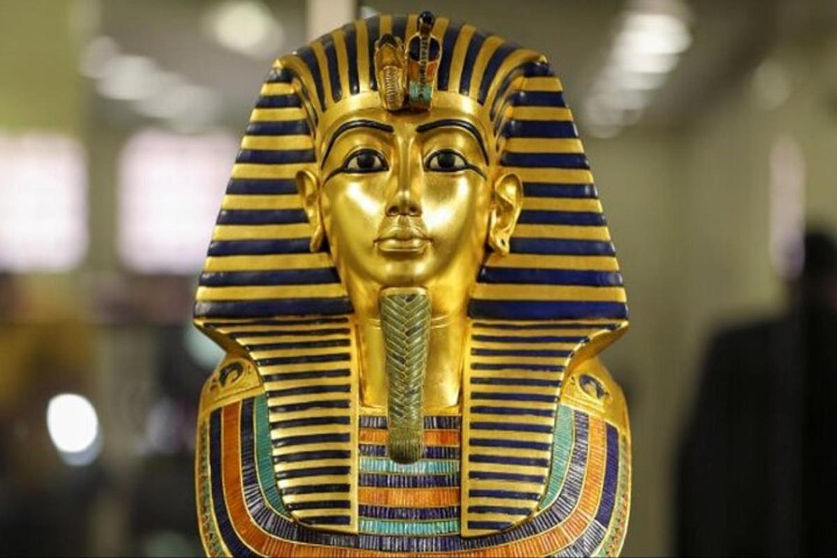 è esposta una statua egizia di Anubi