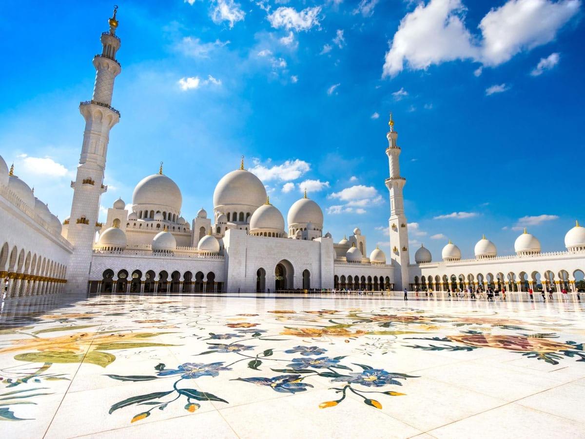 Una vista de la mezquita Sheikh Zayed