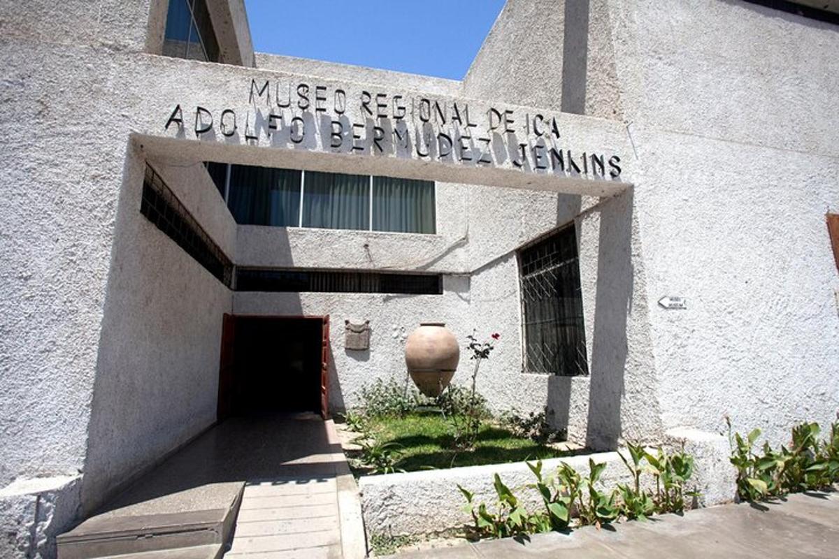 un edificio con un cartello che recita "deve essere trovato in un dipartimento di edifici"