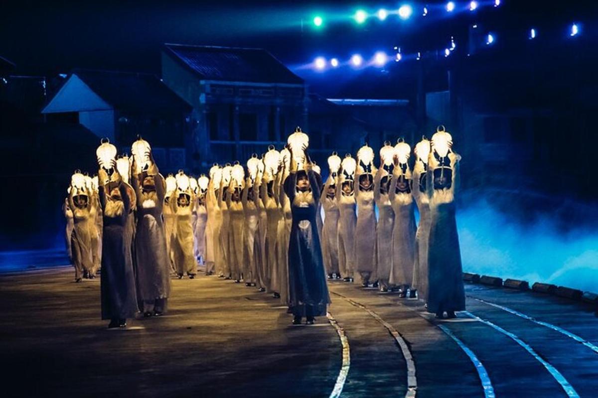 un gruppo di donne in uniforme sul palco