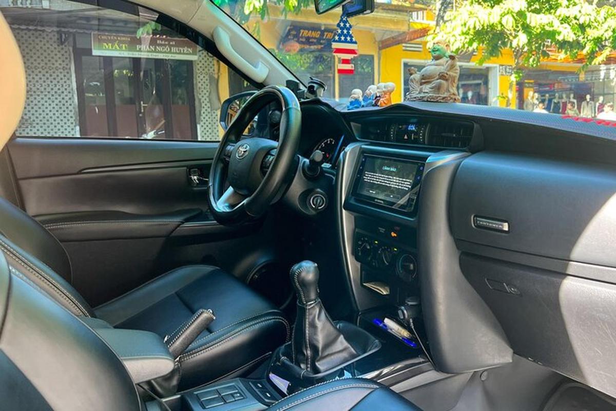 pemandangan papan pemuka sebuah kereta