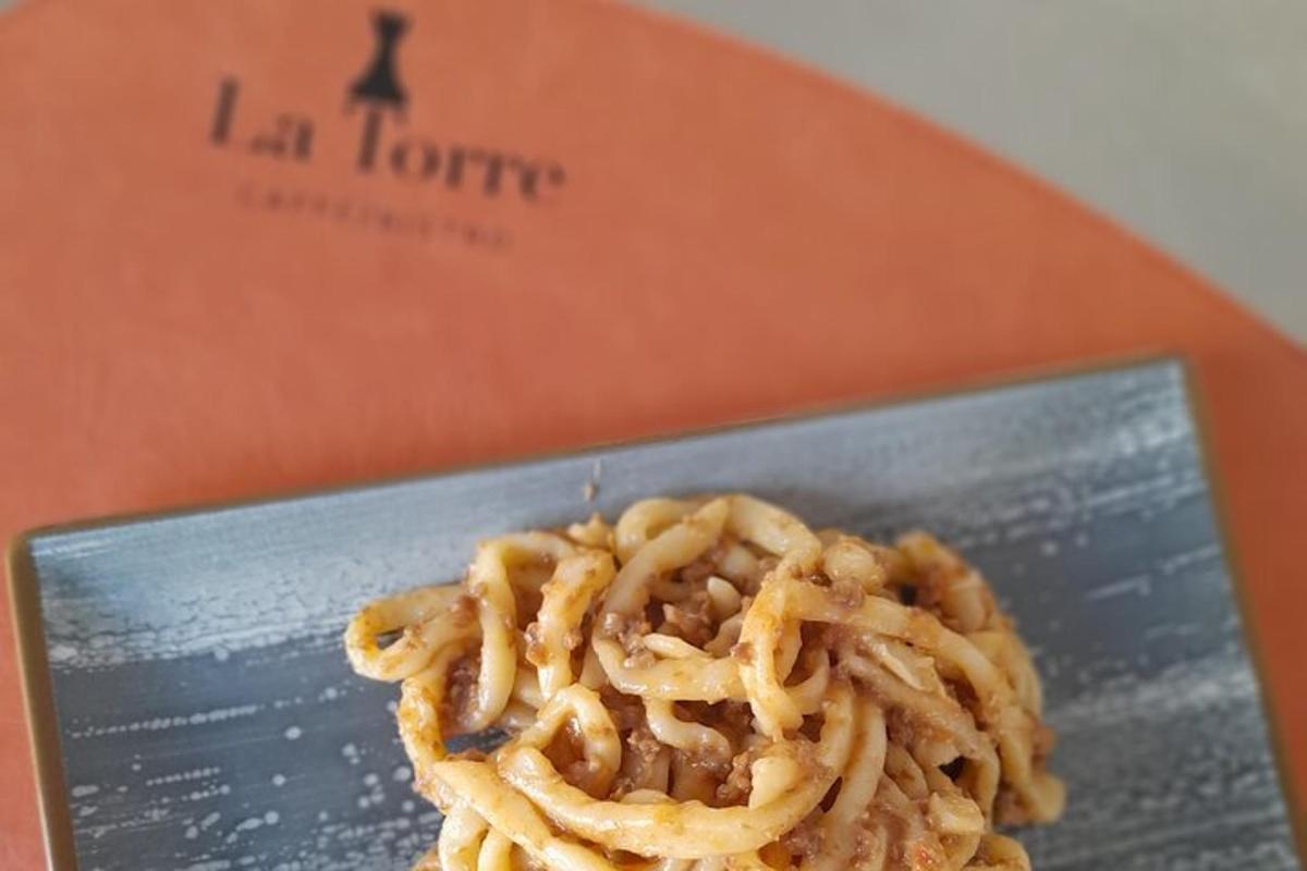 hình ảnh một đống mì spaghetti trên thực đơn