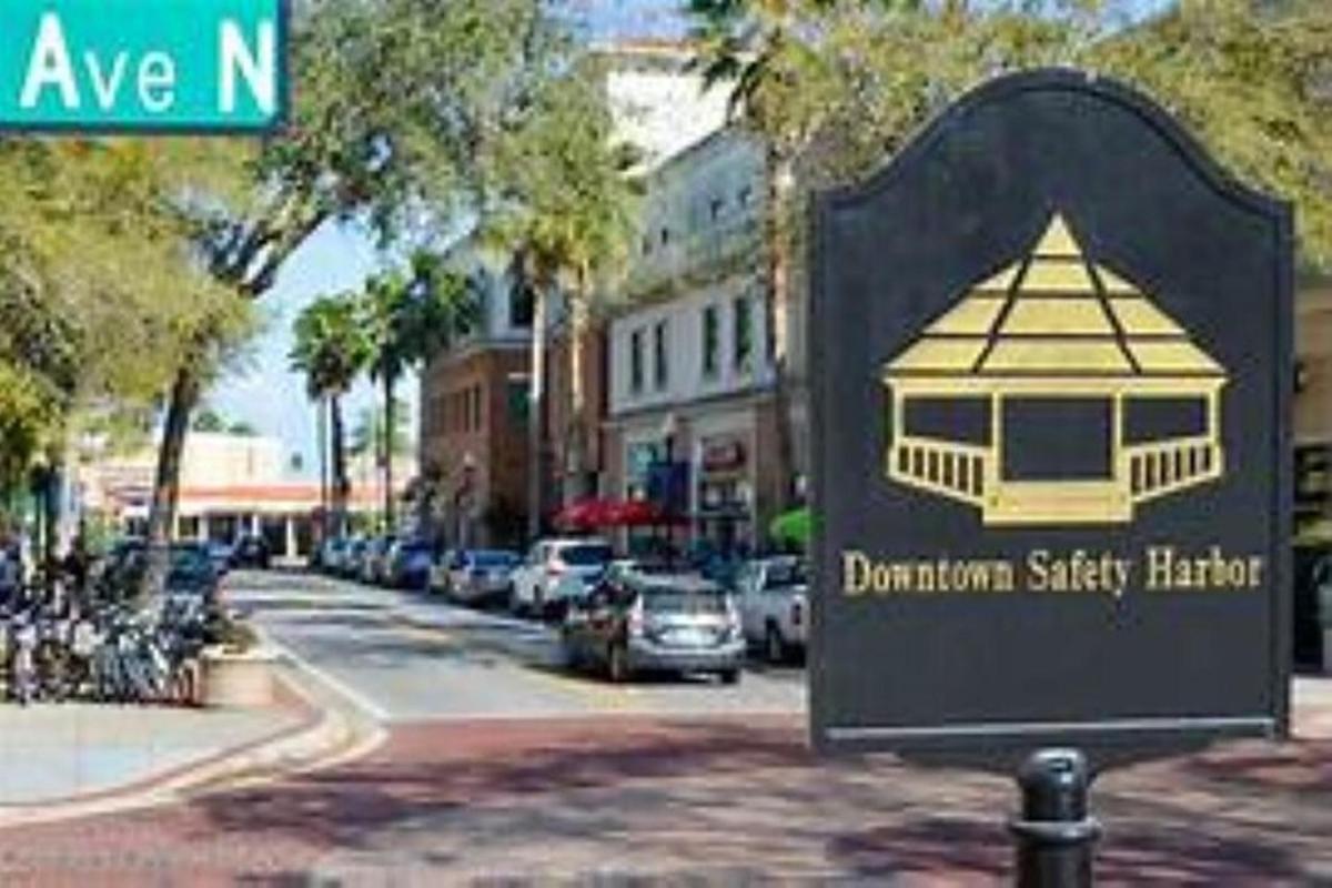 một biển báo của Viện An toàn Durham trên một con phố