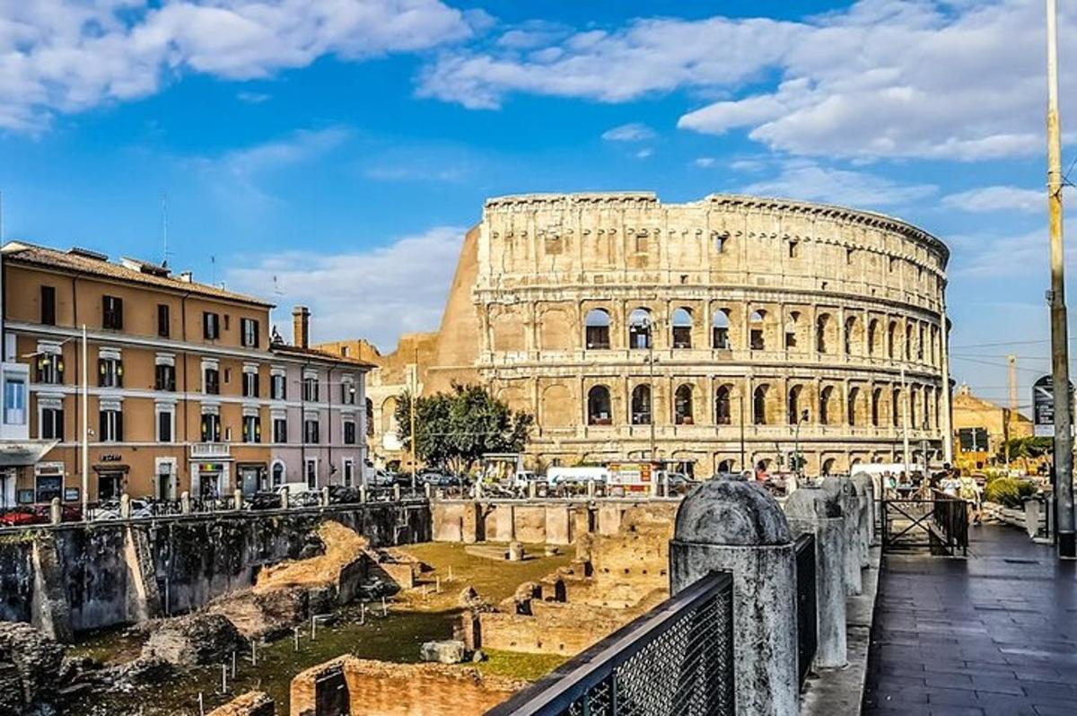una vista del Colosseo e del Colosseo